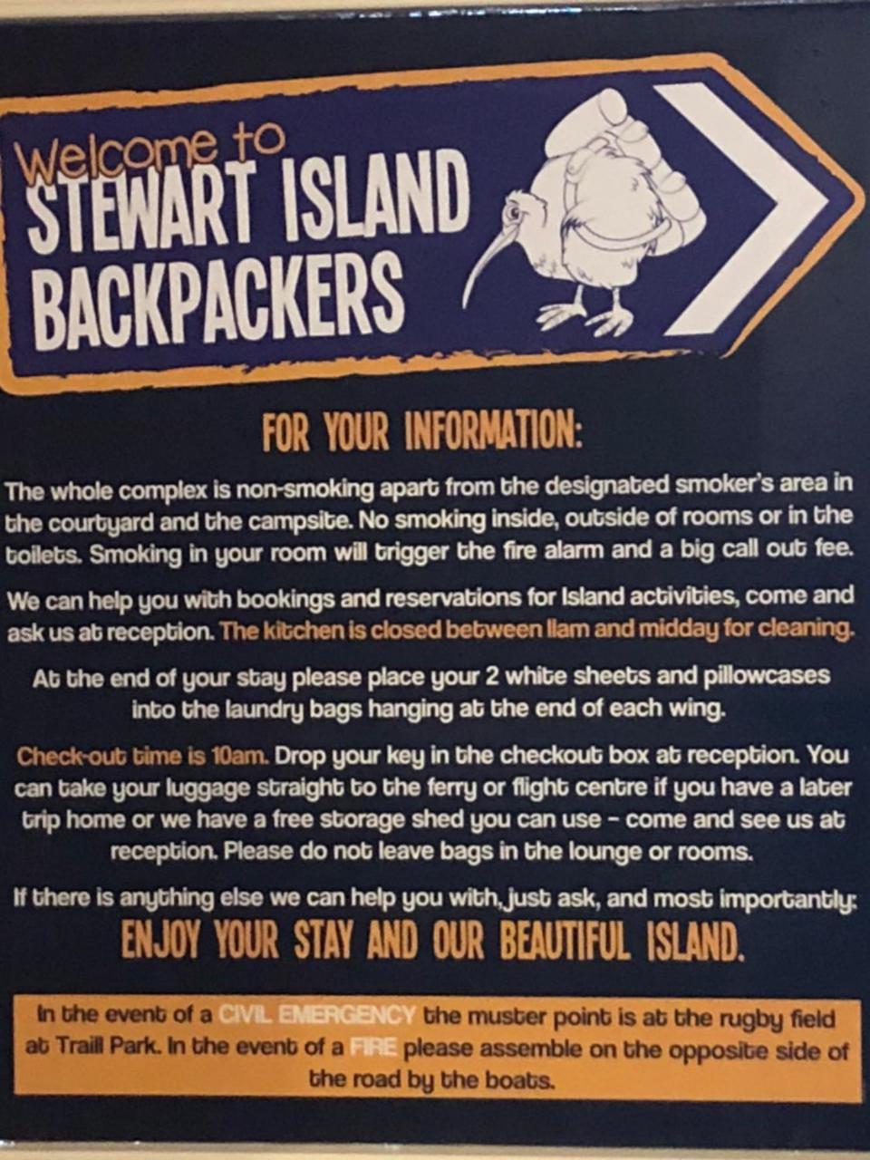 Stewart Island Backpackers Hostel Half-moon Bay Exterior photo